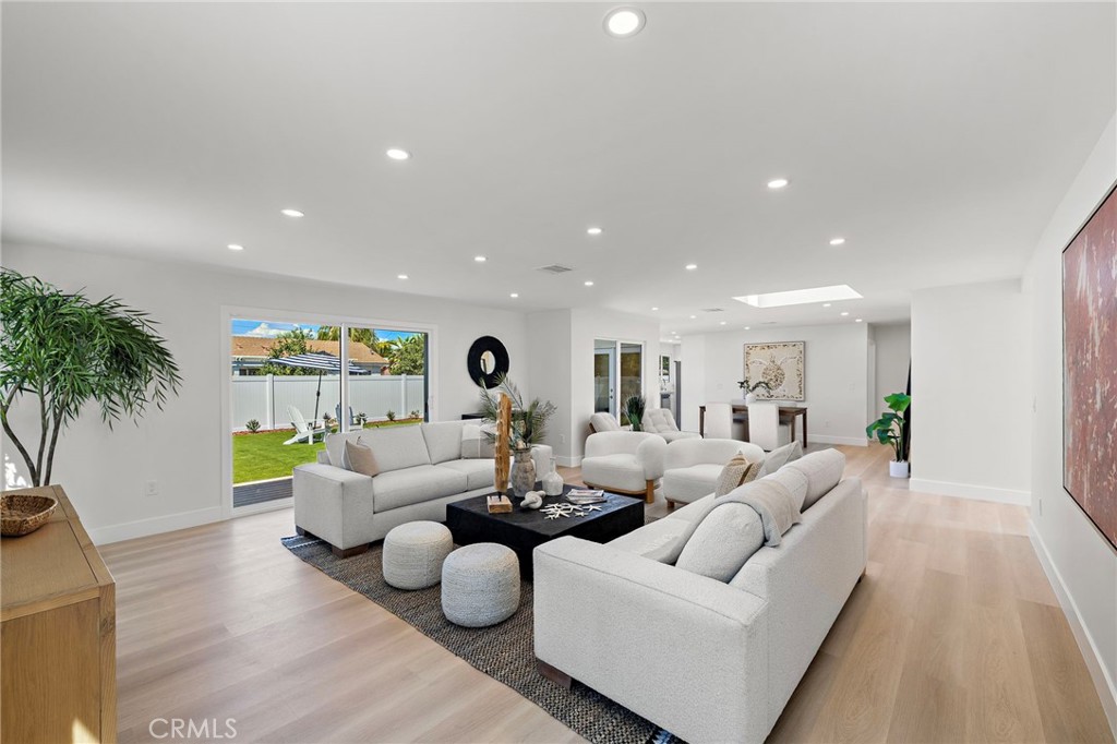 674 Senate Street, Costa Mesa CA 92627 - photo 10