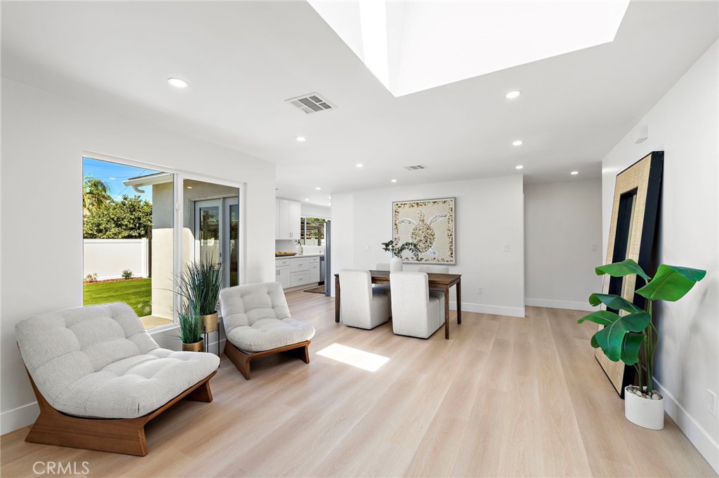 674 Senate Street, Costa Mesa CA 92627 - photo 11