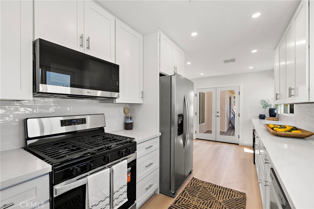 674 Senate Street, Costa Mesa CA 92627 - photo 17