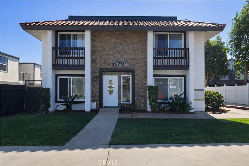 679 W 18th Street B, Costa Mesa, CA 92627