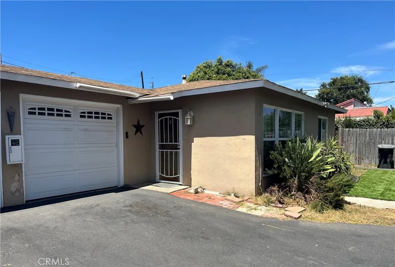 680 18th Street D, Costa Mesa, CA 92627