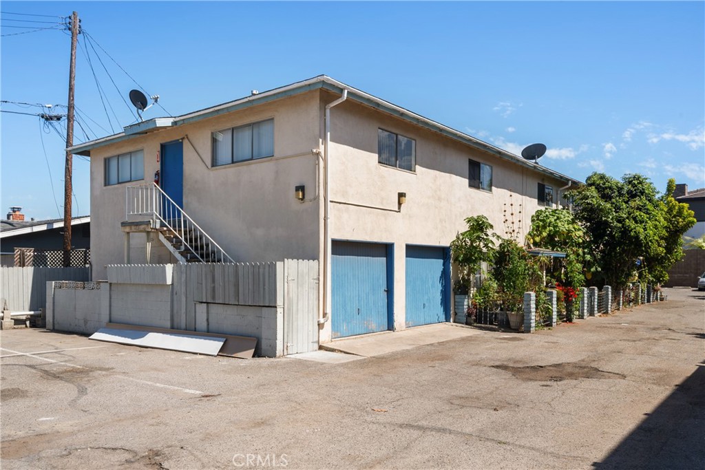 681 Victoria, Costa Mesa CA 92627 - photo 5