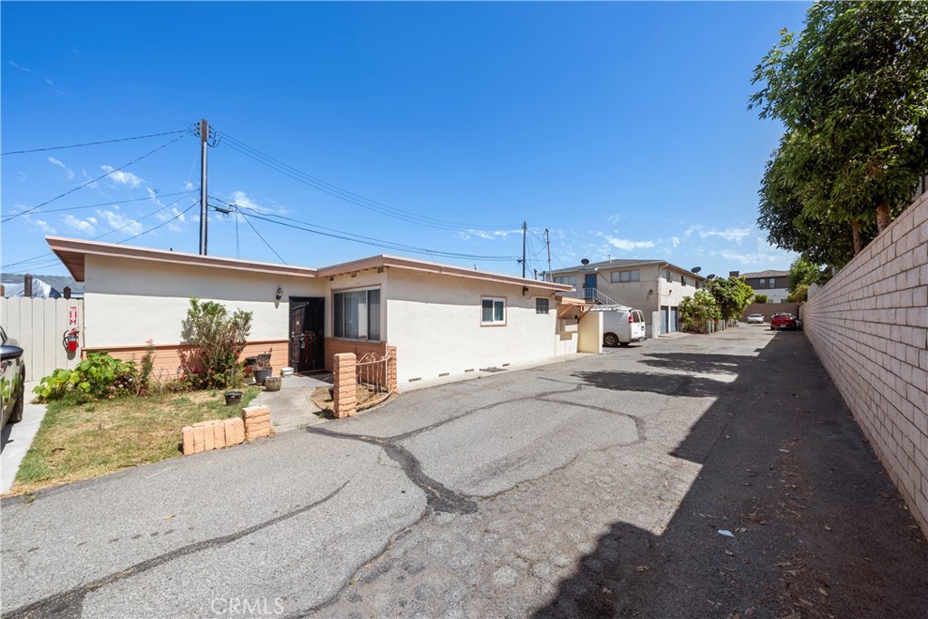 681 Victoria, Costa Mesa CA 92627 - photo 8