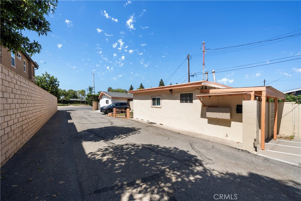 681 Victoria, Costa Mesa CA 92627 - photo 14