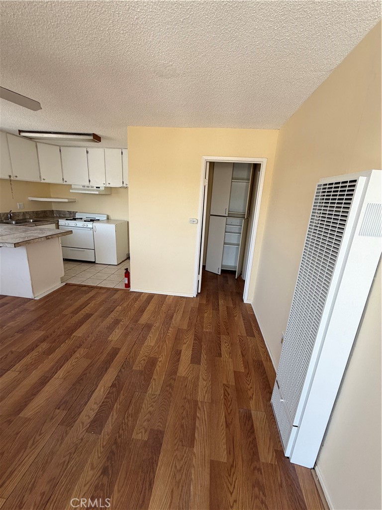 681 Victoria, Costa Mesa CA 92627 - photo 38