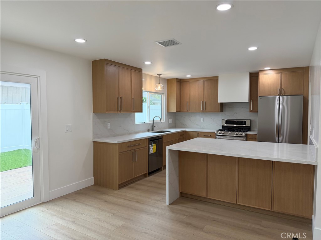 685 Center St, Costa Mesa CA 92627 - photo 3