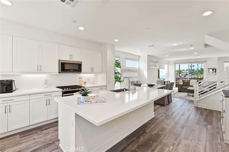 697 W 17th, Costa Mesa, CA 92627