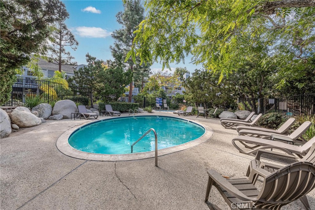 749 Schenley Bay, Costa Mesa CA 92626 - photo 4