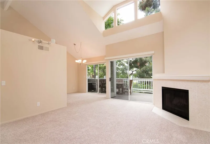 750 Wesleyan Bay 6, Costa Mesa, CA 92626