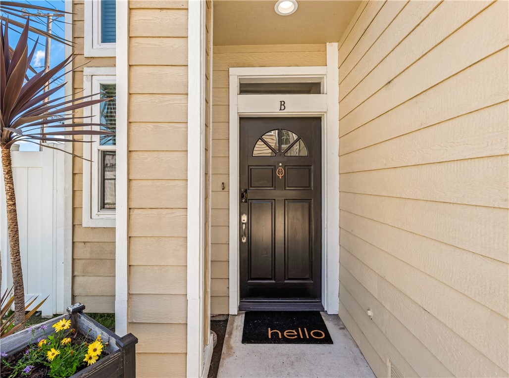 Hello-come on in! - 754 Joann B, Costa Mesa CA 92627 - photo 1
