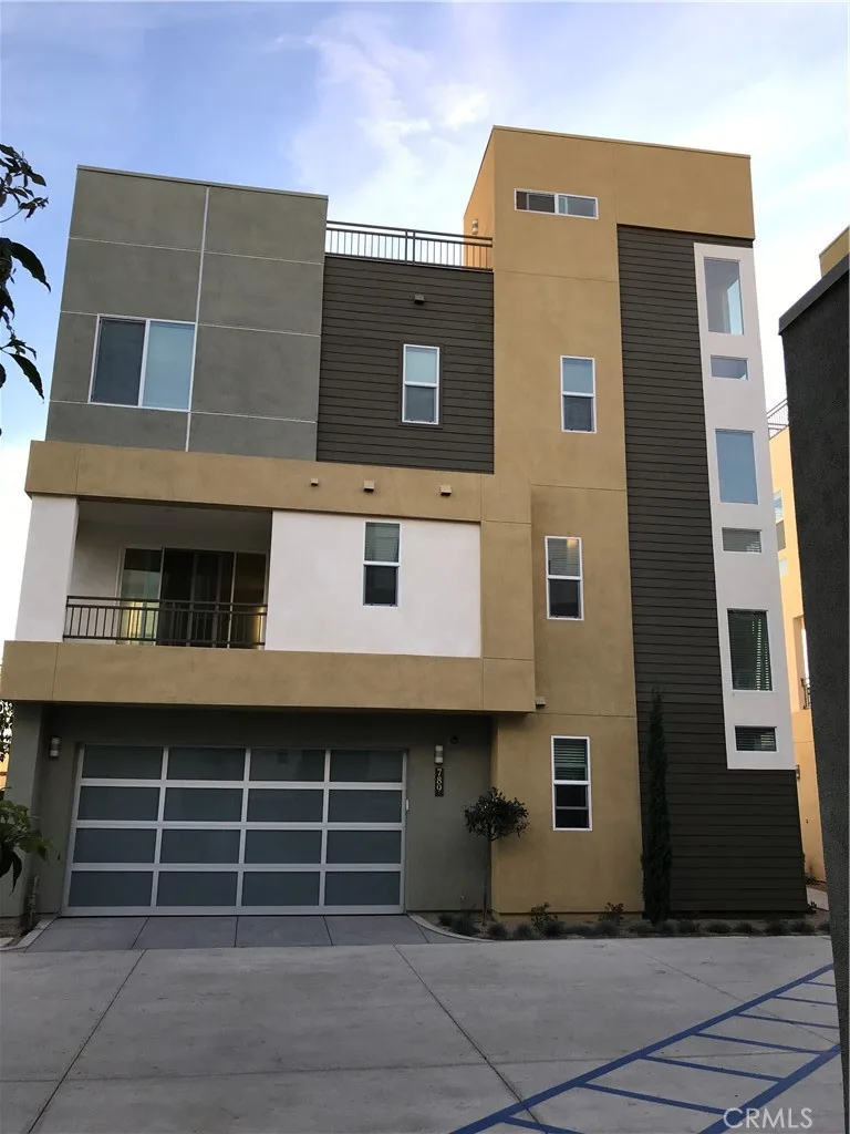 789 Leeward Way, Costa Mesa, CA 92627
