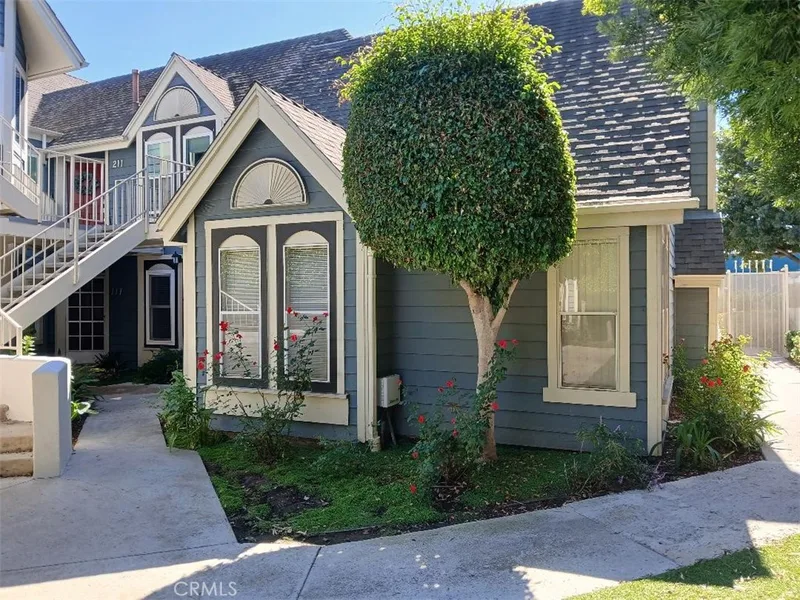810 Baker 112, Costa Mesa, CA 92626