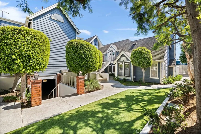 810 Baker 210, Costa Mesa, CA 92626