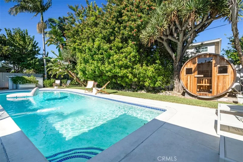 820 Presidio Drive, Costa Mesa, CA 92626