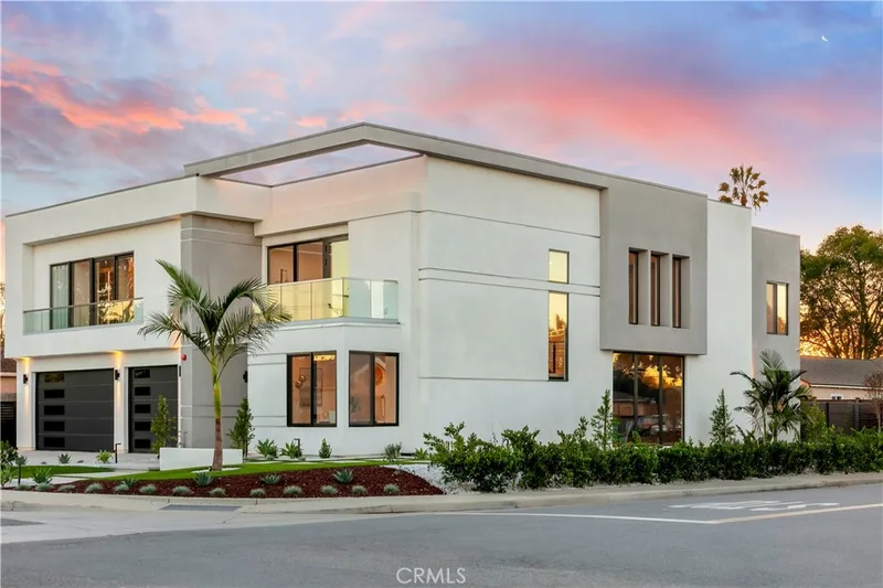 853 Oak, Costa Mesa, CA 92627