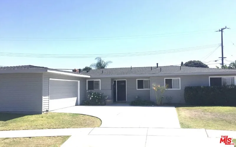 895 Sonora Road, Costa Mesa, CA 92626