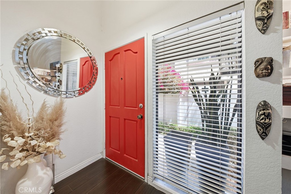 905 Hyde Court, Costa Mesa CA 92626 - photo 4