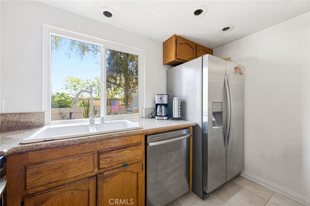 905 Hyde Court, Costa Mesa CA 92626 - photo 6