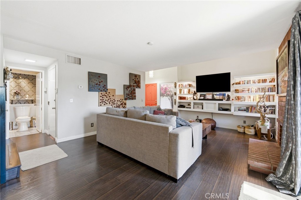 905 Hyde Court, Costa Mesa CA 92626 - photo 14