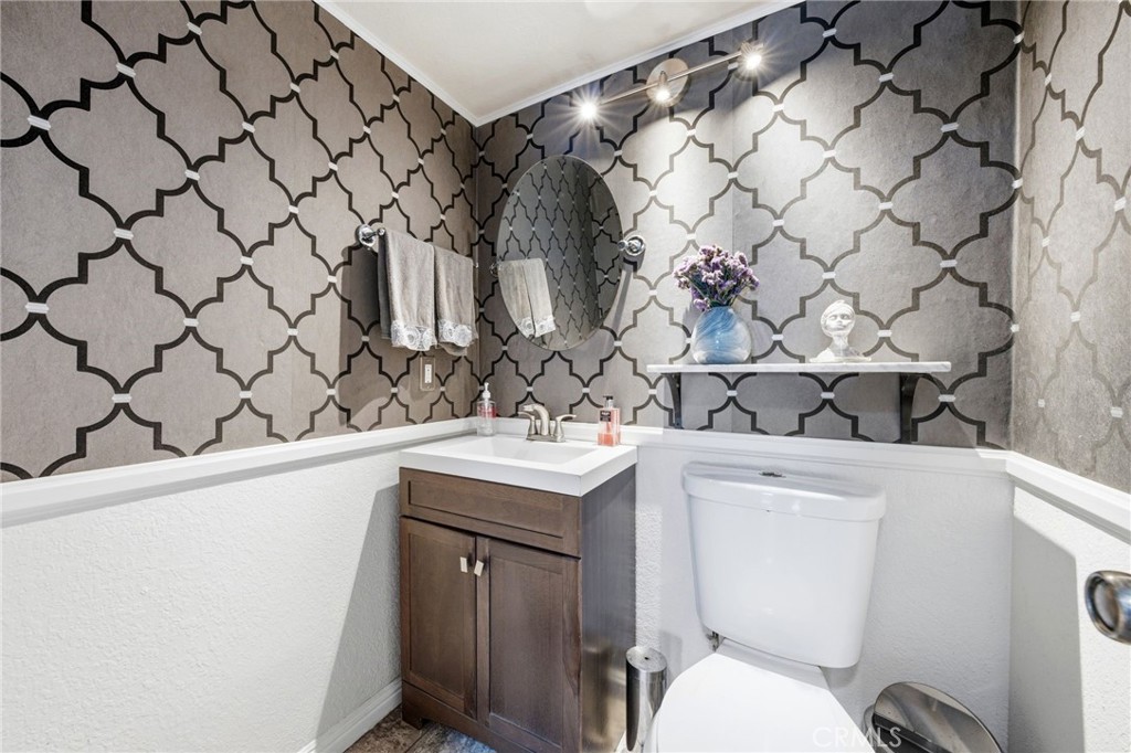 905 Hyde Court, Costa Mesa CA 92626 - photo 18