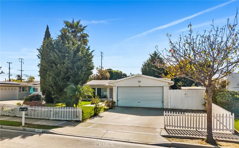 911 Darrell Street, Costa Mesa, CA 92627