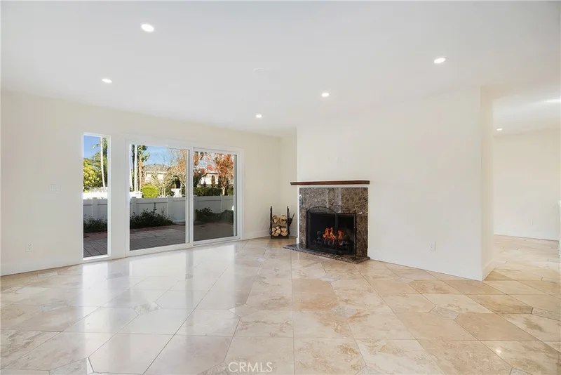 916 Powell Court, Costa Mesa, CA 92626