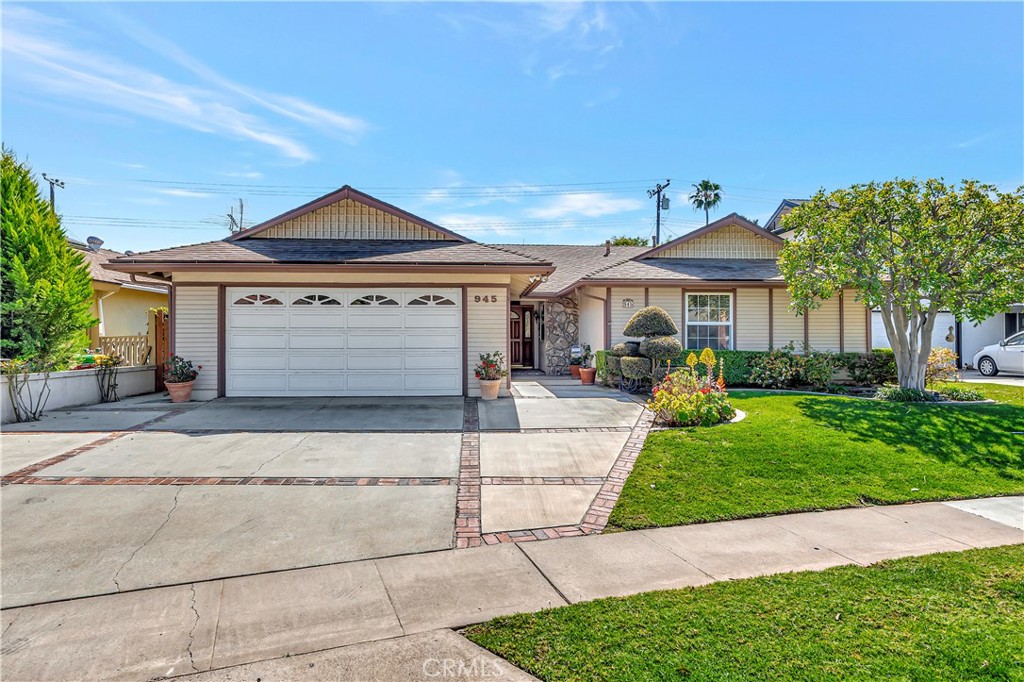 945 Lansing Lane, Costa Mesa CA 92626 - photo 1