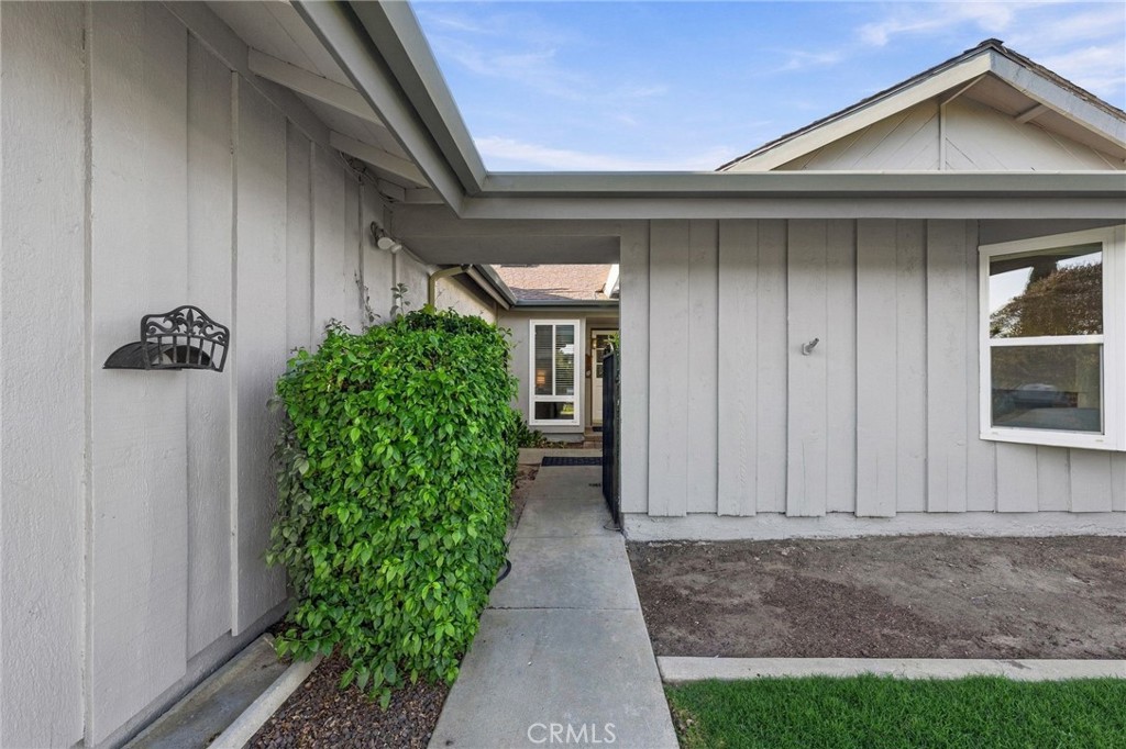 970 Cheyenne, Costa Mesa CA 92626 - photo 3