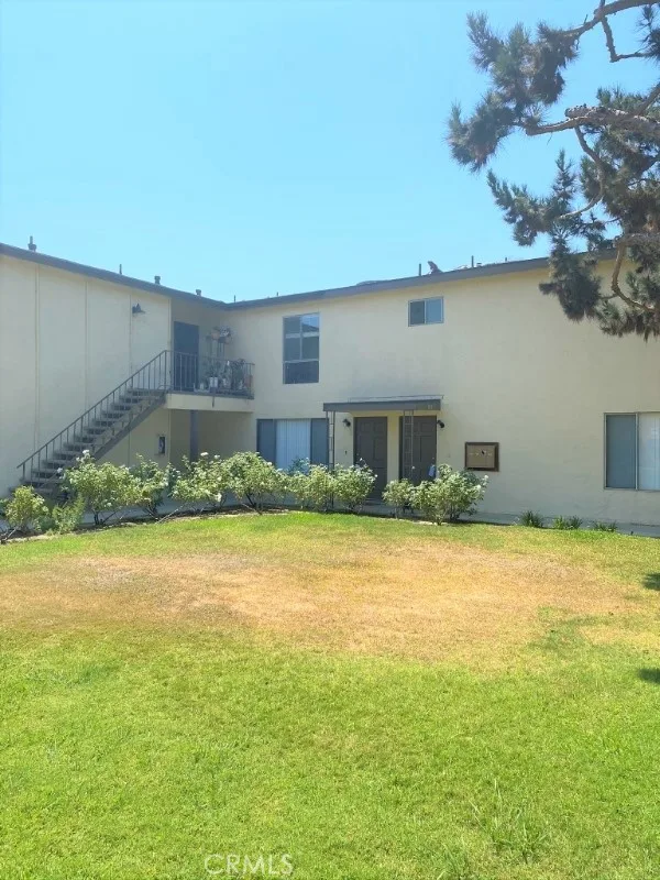 973 Mission Drive 1, Costa Mesa, CA 92626
