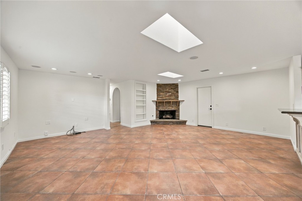 Living Room - 986 Post, Costa Mesa CA 92626 - photo 4