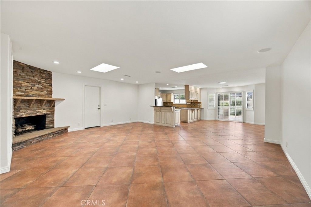 Living Room - 986 Post, Costa Mesa CA 92626 - photo 5