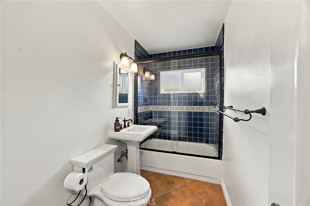 Guest Bathroom - 986 Post, Costa Mesa CA 92626 - photo 10