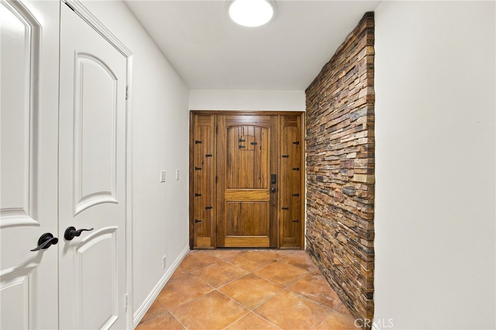 Front entrance - 986 Post, Costa Mesa CA 92626 - photo 11