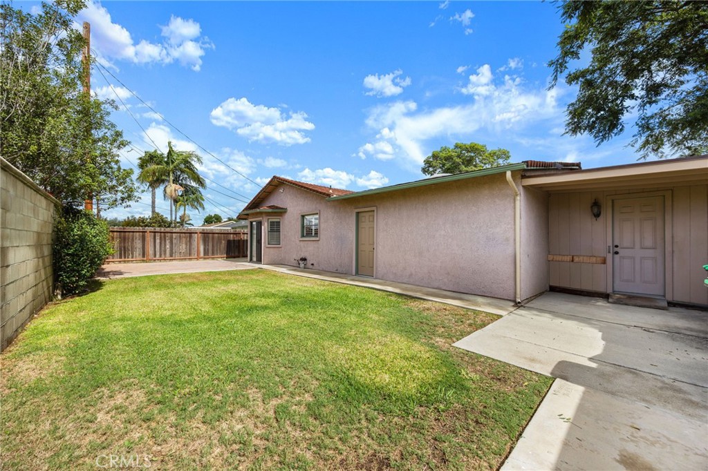 Backyard - 986 Post, Costa Mesa CA 92626 - photo 21