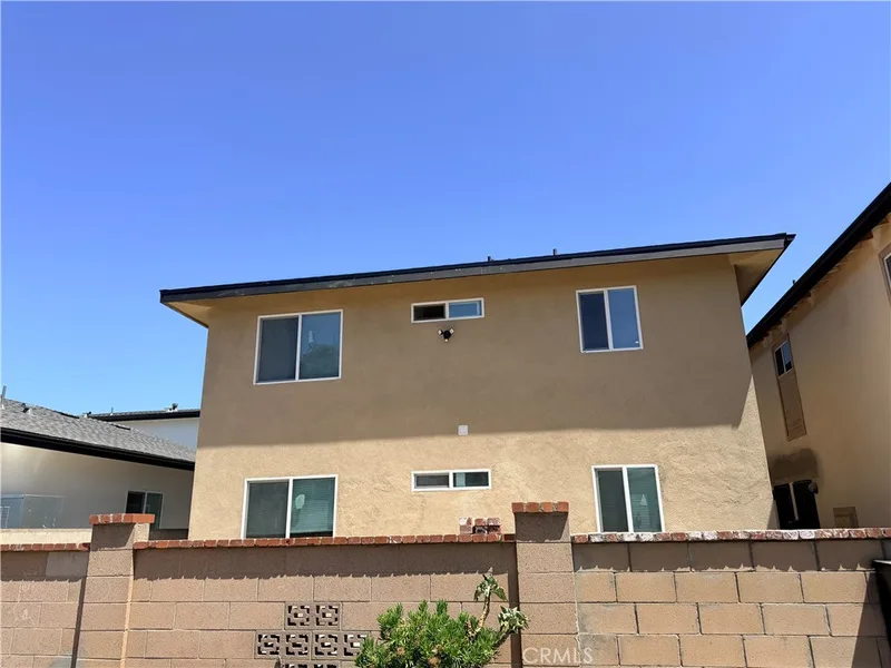 988 Valencia 6, Costa Mesa, CA 92626