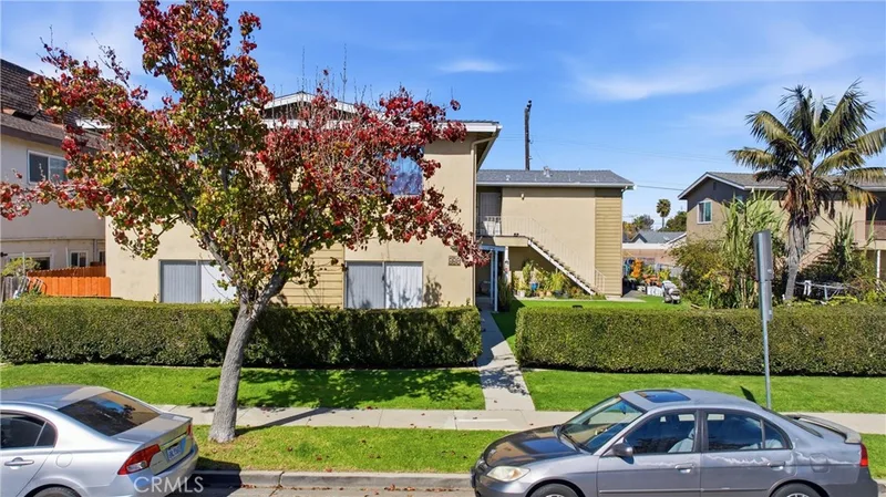998 Mission, Costa Mesa, CA 92626