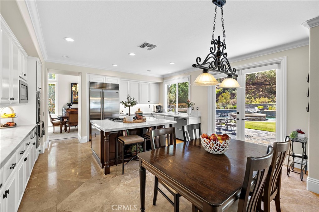 kitchen with eating area - 1 Sausalito, Coto de Caza CA 92679 - photo 12