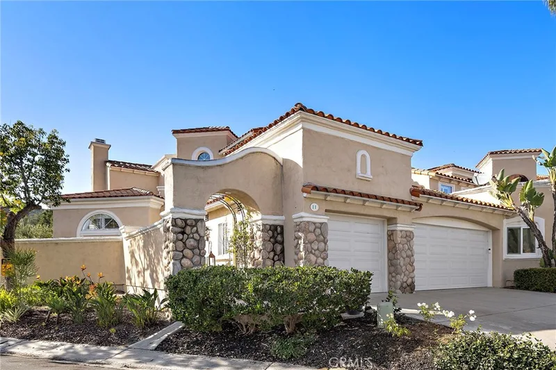 11 Avenida La Promesa, Coto de Caza, CA 92679