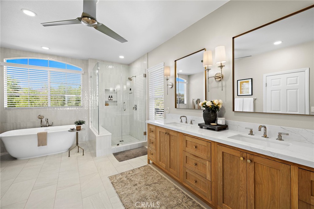 This primary bath room was redone to perfection and looks brand new. Again a salute to the care this home has always rec - 17 Raleigh Court, Coto de Caza CA 92679 - photo 21