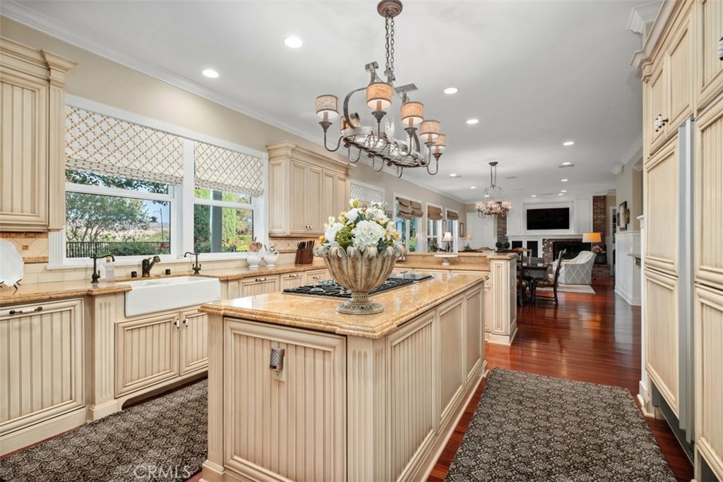 Kitchen Opens to Great Room - 2 Lippizaner, Coto de Caza CA 92679 - photo 11