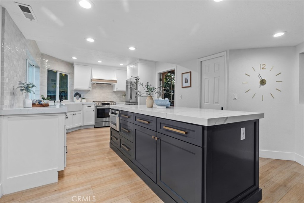 Kitchen - 23436 Via Alondra, Coto de Caza CA 92679 - photo 2