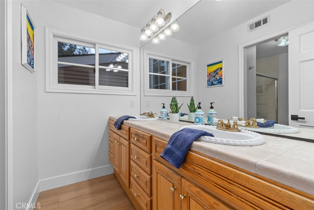 Secondary Bathroom - 23436 Via Alondra, Coto de Caza CA 92679 - photo 16