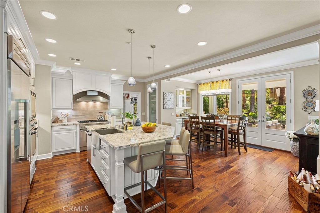 kitchen and dining room - 23462 Via Codorniz, Coto de Caza CA 92679 - photo 14