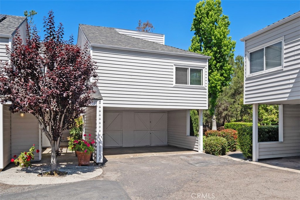 Hidden Gem In Coto de Caza ~ End Unit with Country Setting. - 31531 Via Conejo 153, Coto de Caza CA 92679 - photo 1