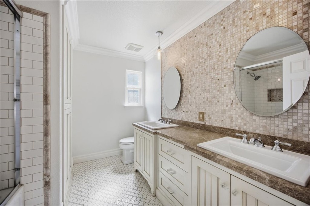 Upstairs Shared Bath - 46 Lexington, Coto de Caza CA 92679 - photo 37