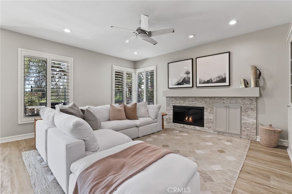 Open Floor Plan creates great gathering spaces - 5 Mountain Gate, Coto de Caza CA 92679 - photo 21