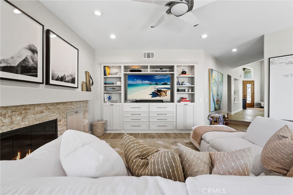 Custom Built-ins throughout home - 5 Mountain Gate, Coto de Caza CA 92679 - photo 23
