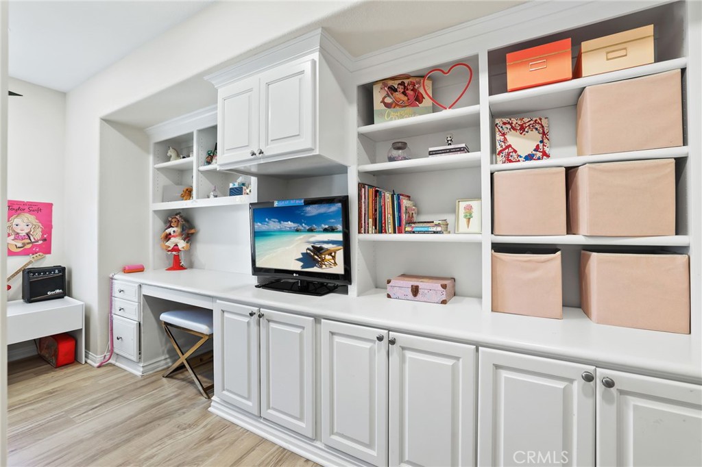 Custom Built-in for the crafty miinded - 5 Mountain Gate, Coto de Caza CA 92679 - photo 40