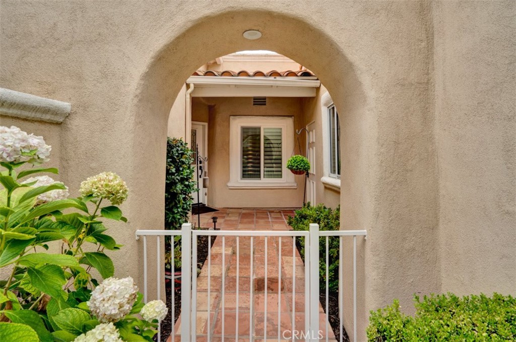 Front Entrance - 77 Via Barcaza, Coto de Caza CA 92679 - photo 4