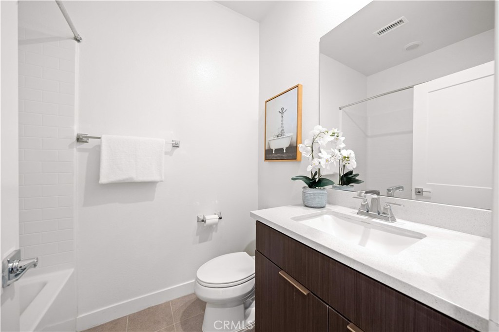 Full Bath 3 - 10301 Triple Crown Lane, Cypress CA 90720 - photo 22